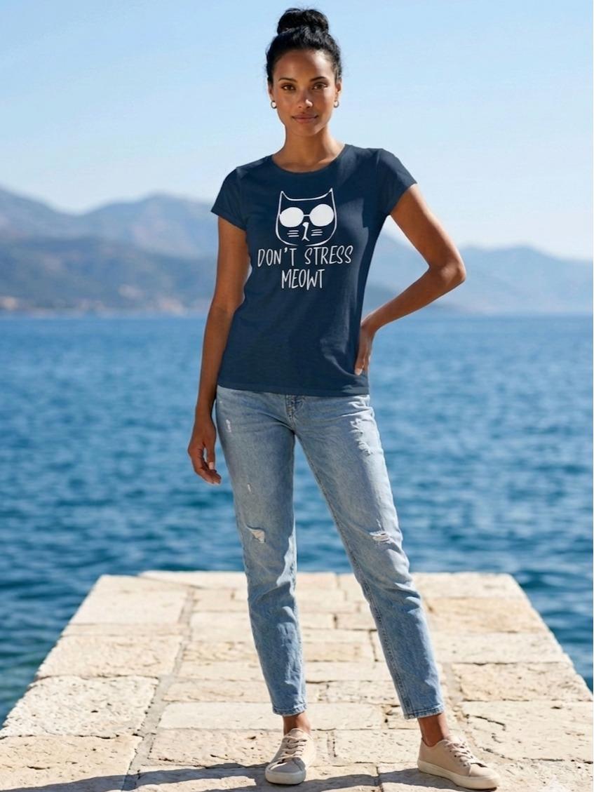 T-shirt "Don't Stress Meowt" Donna in Cotone Traspirante Mood Ironico Fit Moderno Comfort Top Ideale per Weekend al Mare o Aperitivo Informale - immagine 4